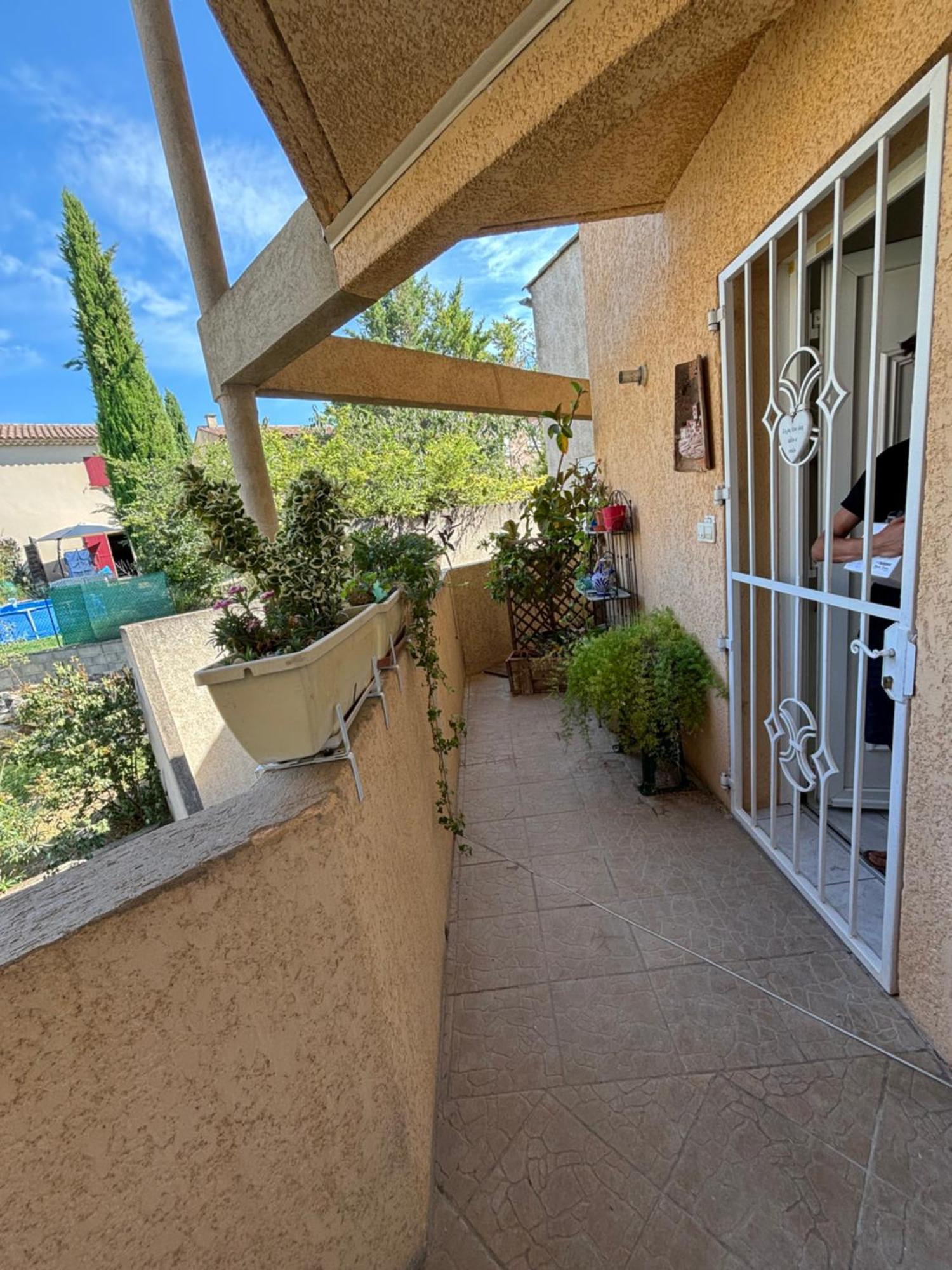 Appartement "Soleil, Lavande Et Oliviers" Pertuis Exterior photo